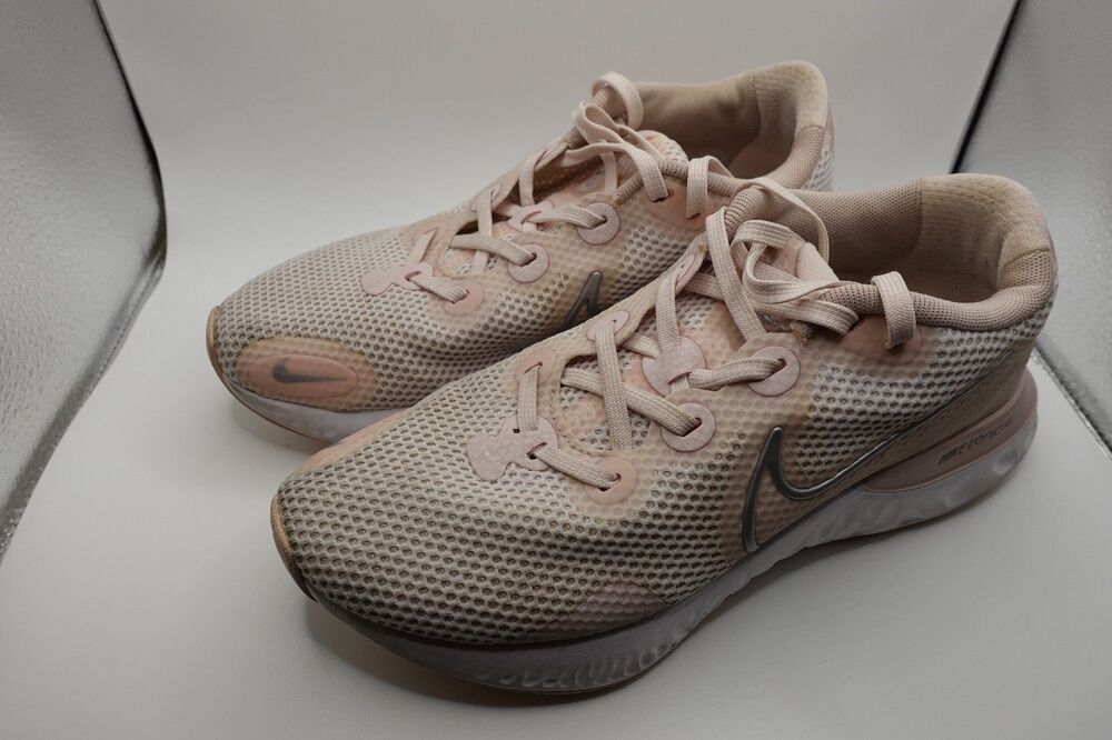 Nike Womens Renew Run CK6360-600 Pink Running Shoes Sneakers Size 7.5